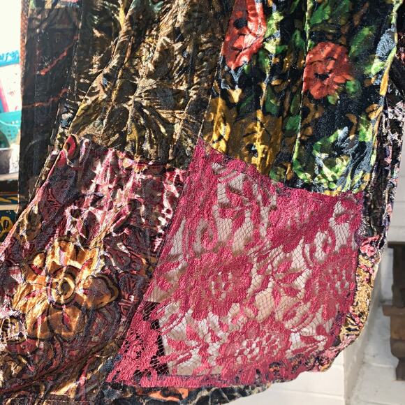VINTAGE 90's UNWORN PATCHWORK SILK BLEND VELVET LACE JACKET BY ALEXANDER BROWN - Picture 5 of 6